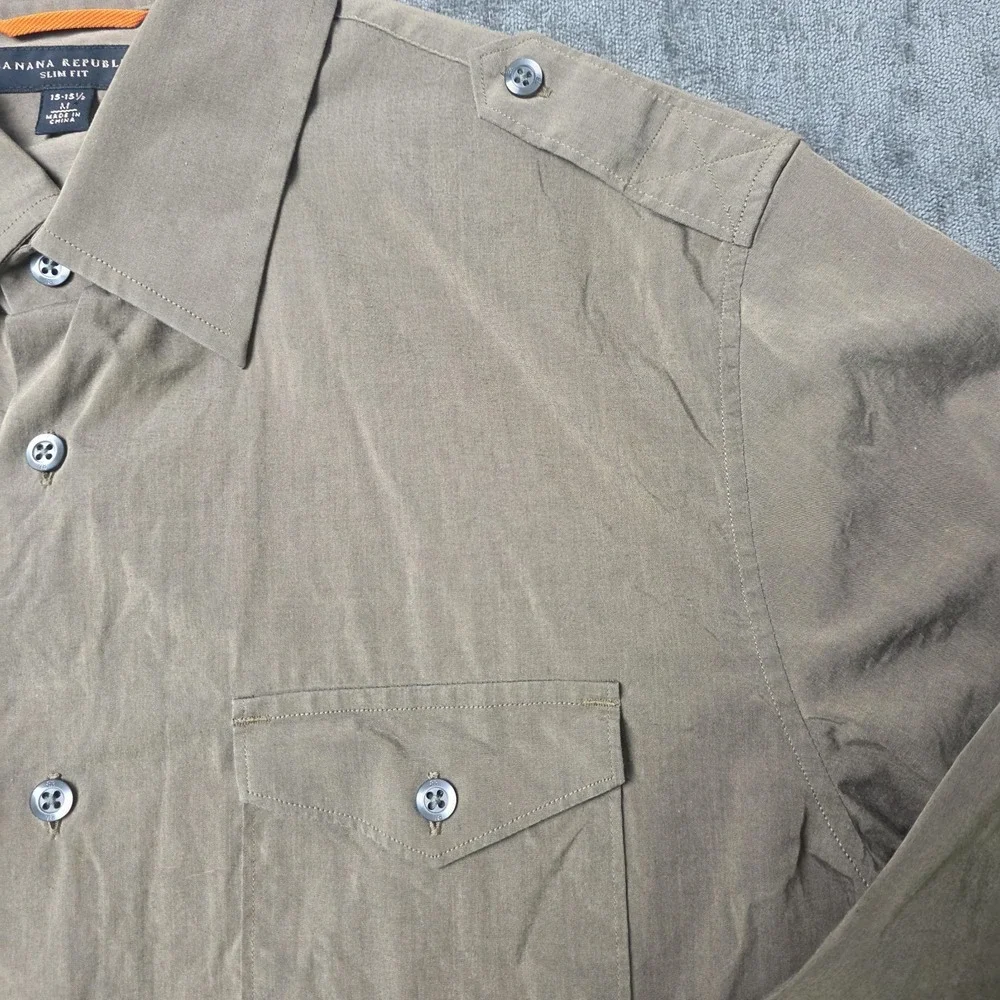 Banana Republic Slim Fit Button Up Shirt Mens Medium Tan Epaulette Shoulder Army